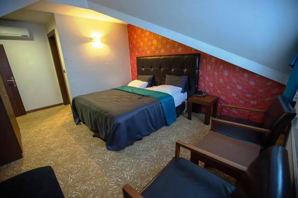 Highway Otel Elmalik   Экстерьер фото