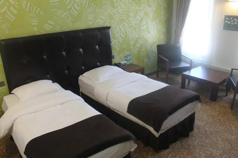 Highway Otel Elmalik   Экстерьер фото